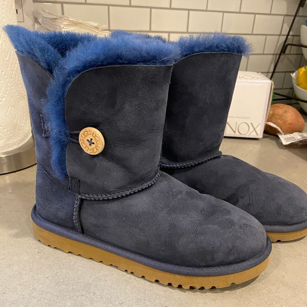 Navy blue uggs